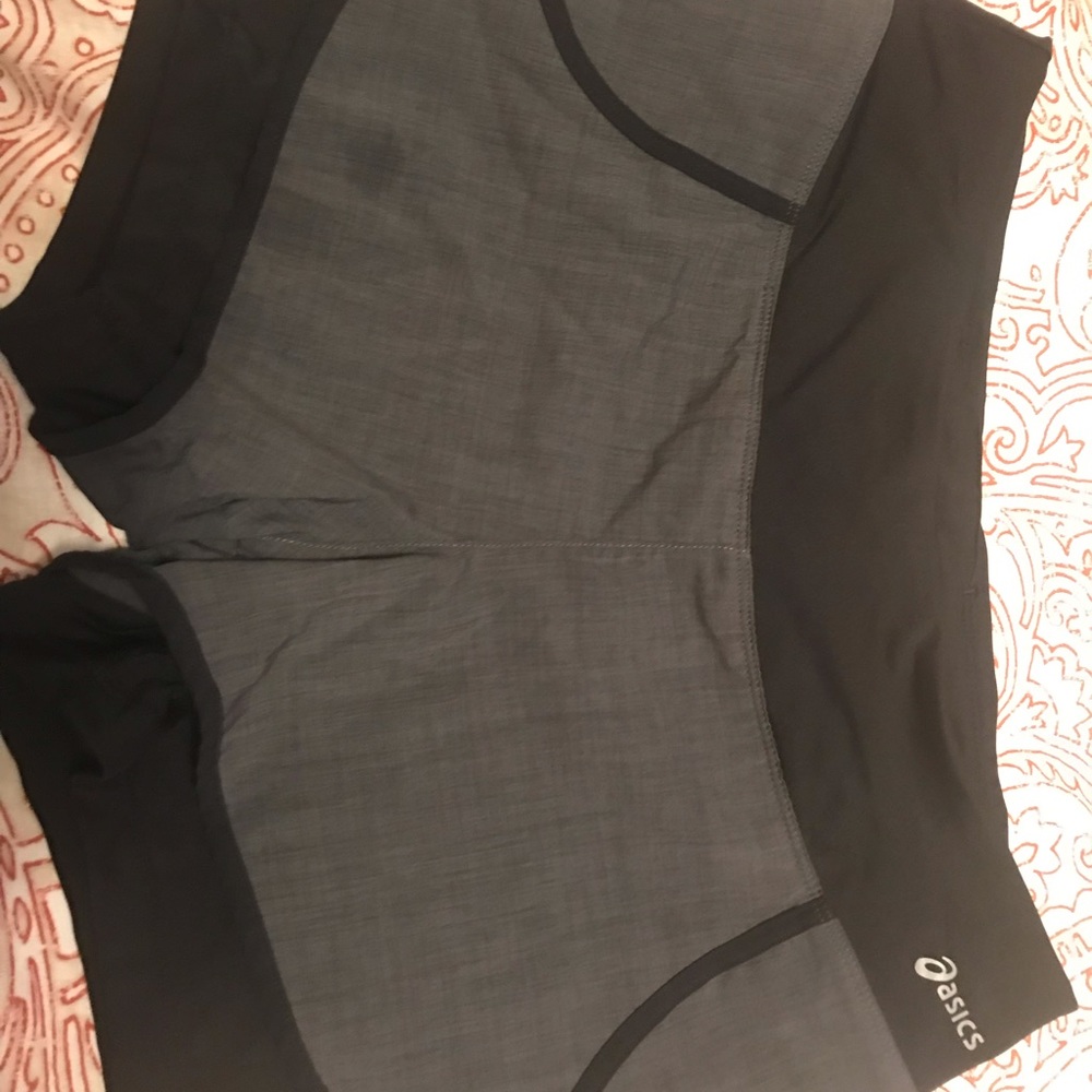 Shorts - Picture 2 of 3